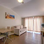 Risus Hotel Side