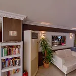 Risus Hotel Side