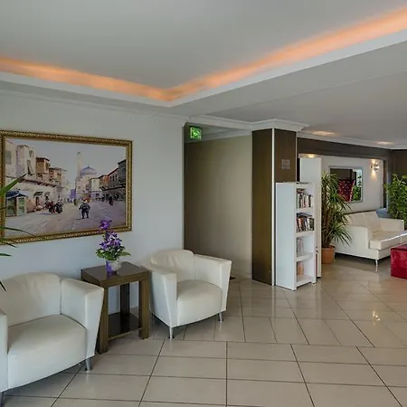 Risus Hotel 3*