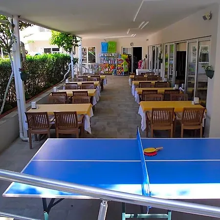 Risus Hotel