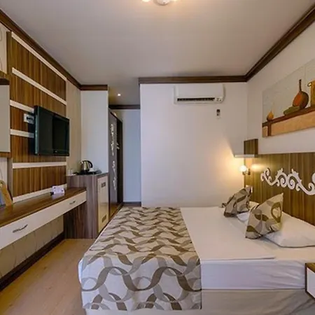 Risus Hotell Side