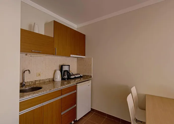 Hotel Risus Side