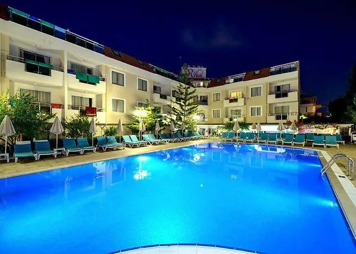 Hotel Risus Side